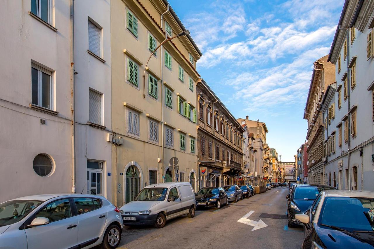 Apartment Gold River Rijeka Buitenkant foto
