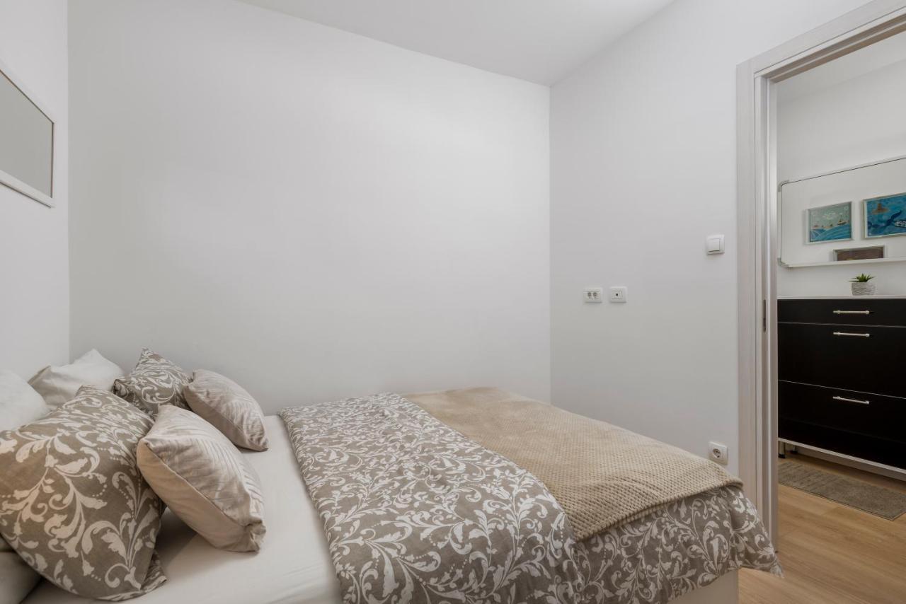 Apartment Gold River Rijeka Buitenkant foto