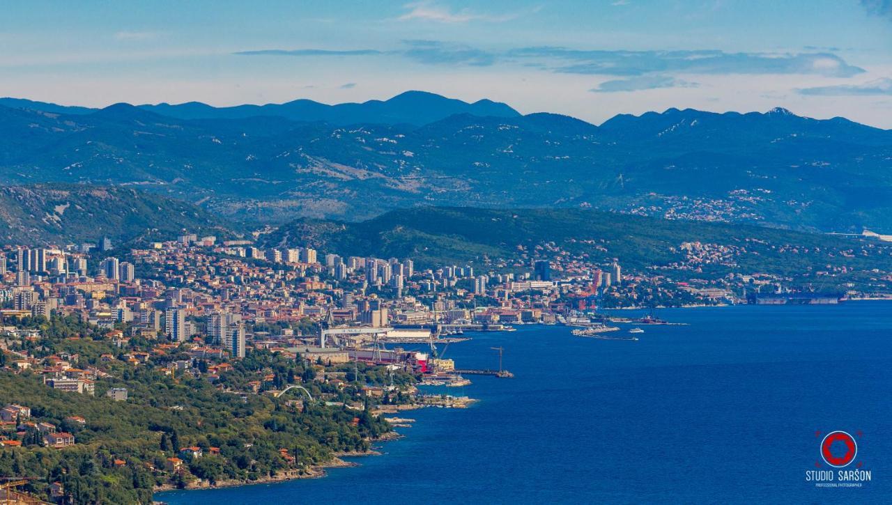 Apartment Gold River Rijeka Buitenkant foto